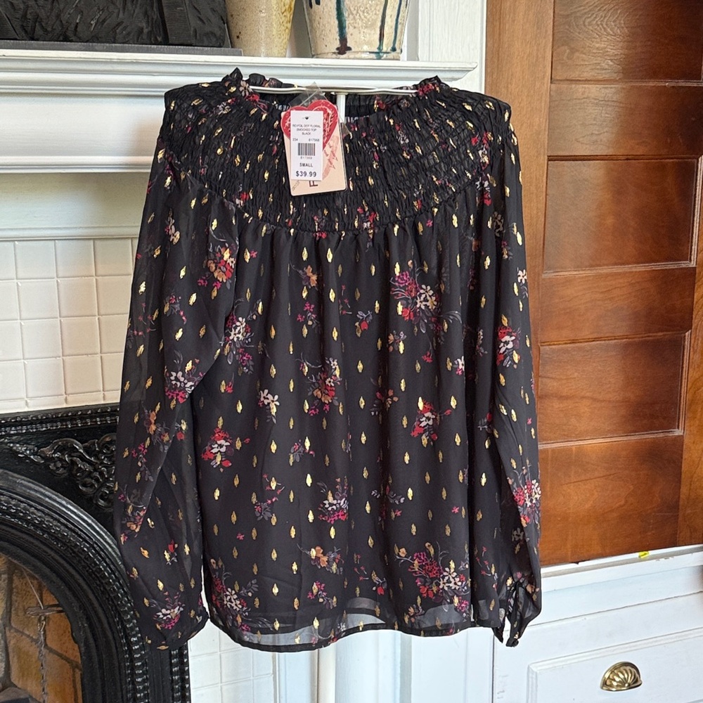 Chic‎ Black Floral Blouse-NWT. Retail 40